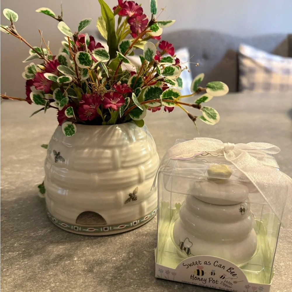 Bee-themed Pfaltzgraff faux plant /vase & NWT honey pot w/ dipper